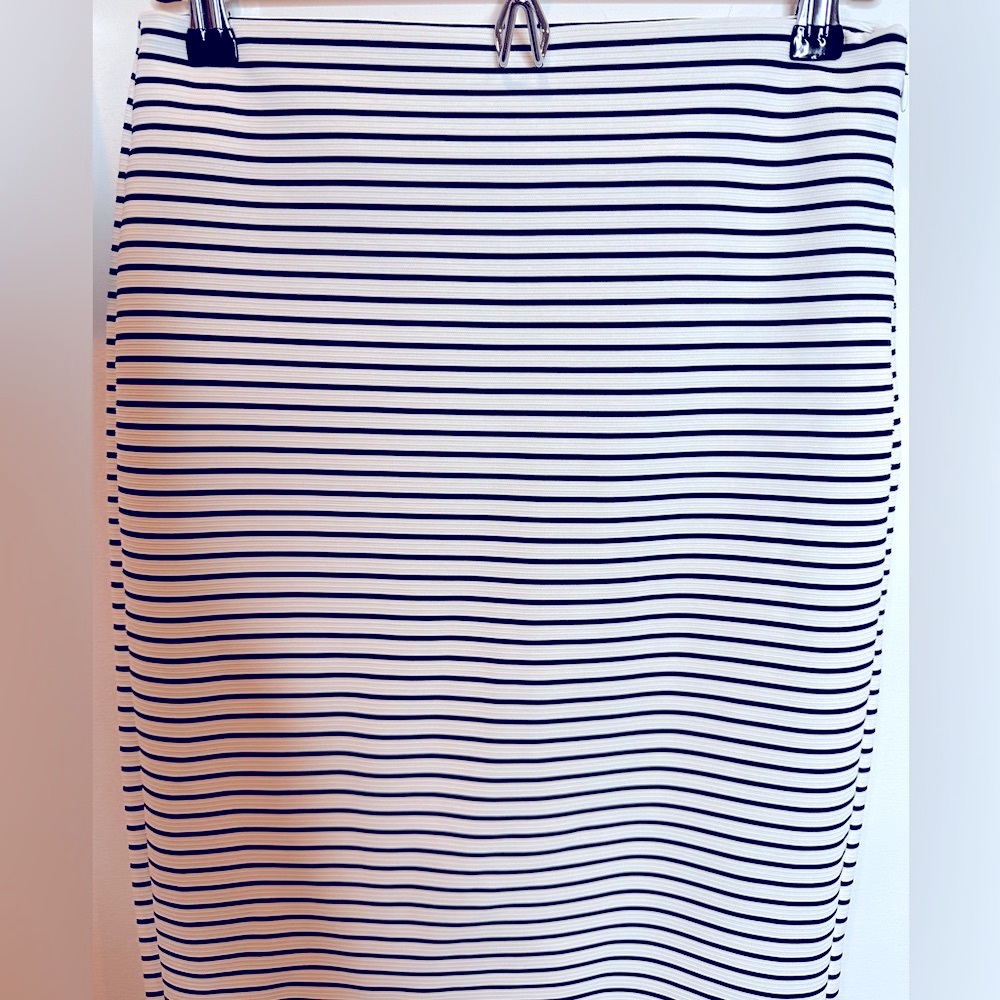 NWOT Forever 21 striped Pencil Skirt - Picture 2 of 5